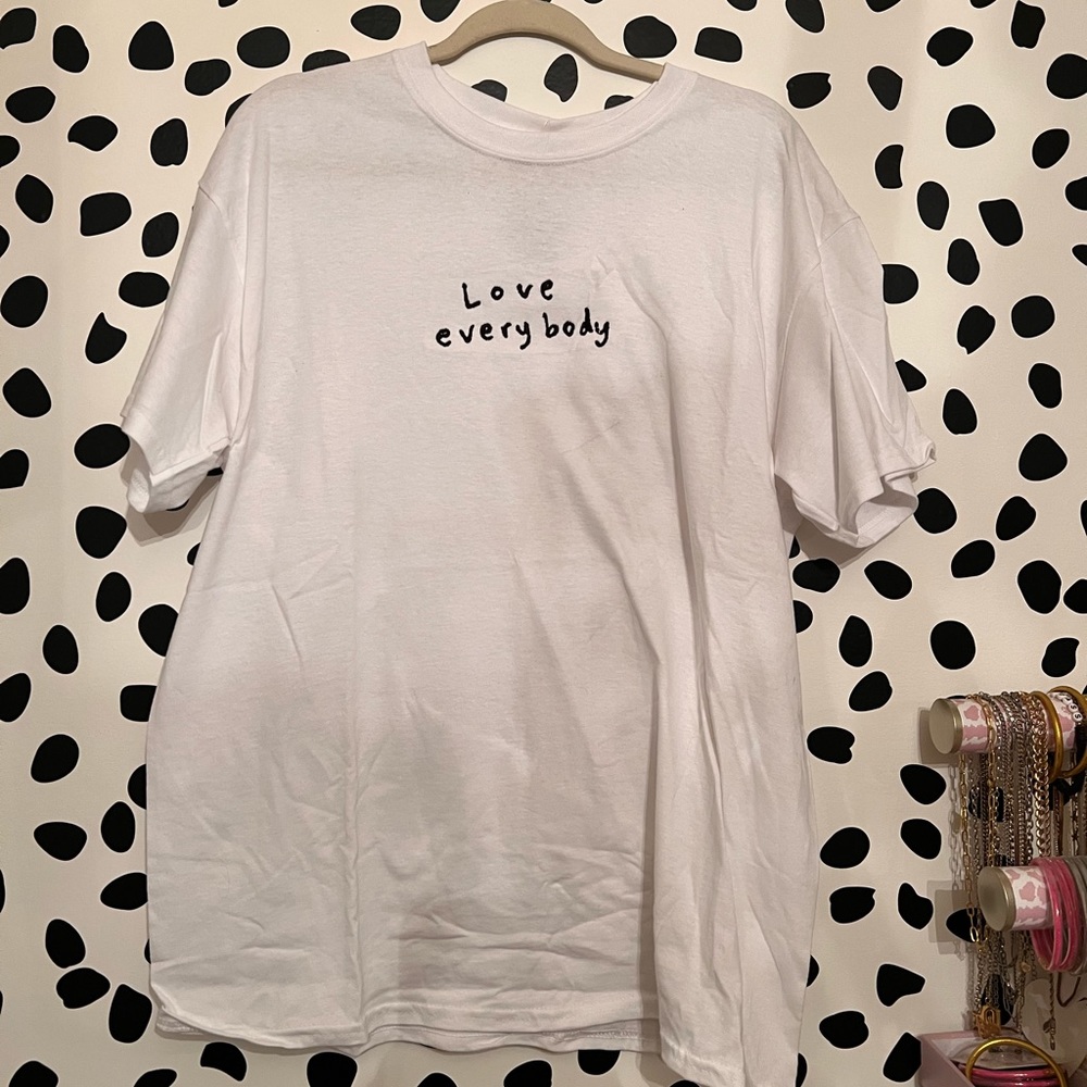 NWT URBAN OUTFITTERS tee, love everybody, size large